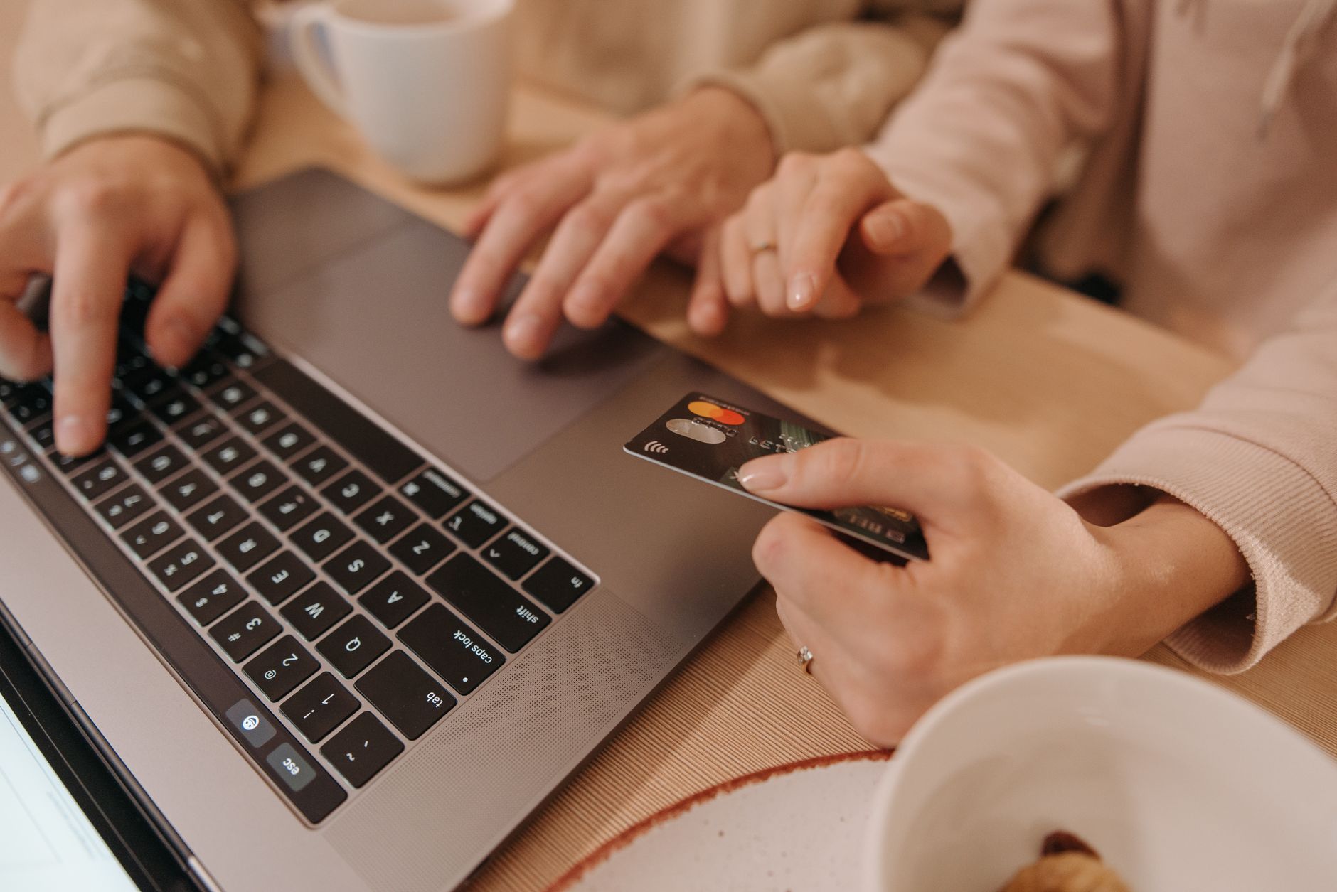 Claude Code блокирует пользователей из России даже с VPN: что известно